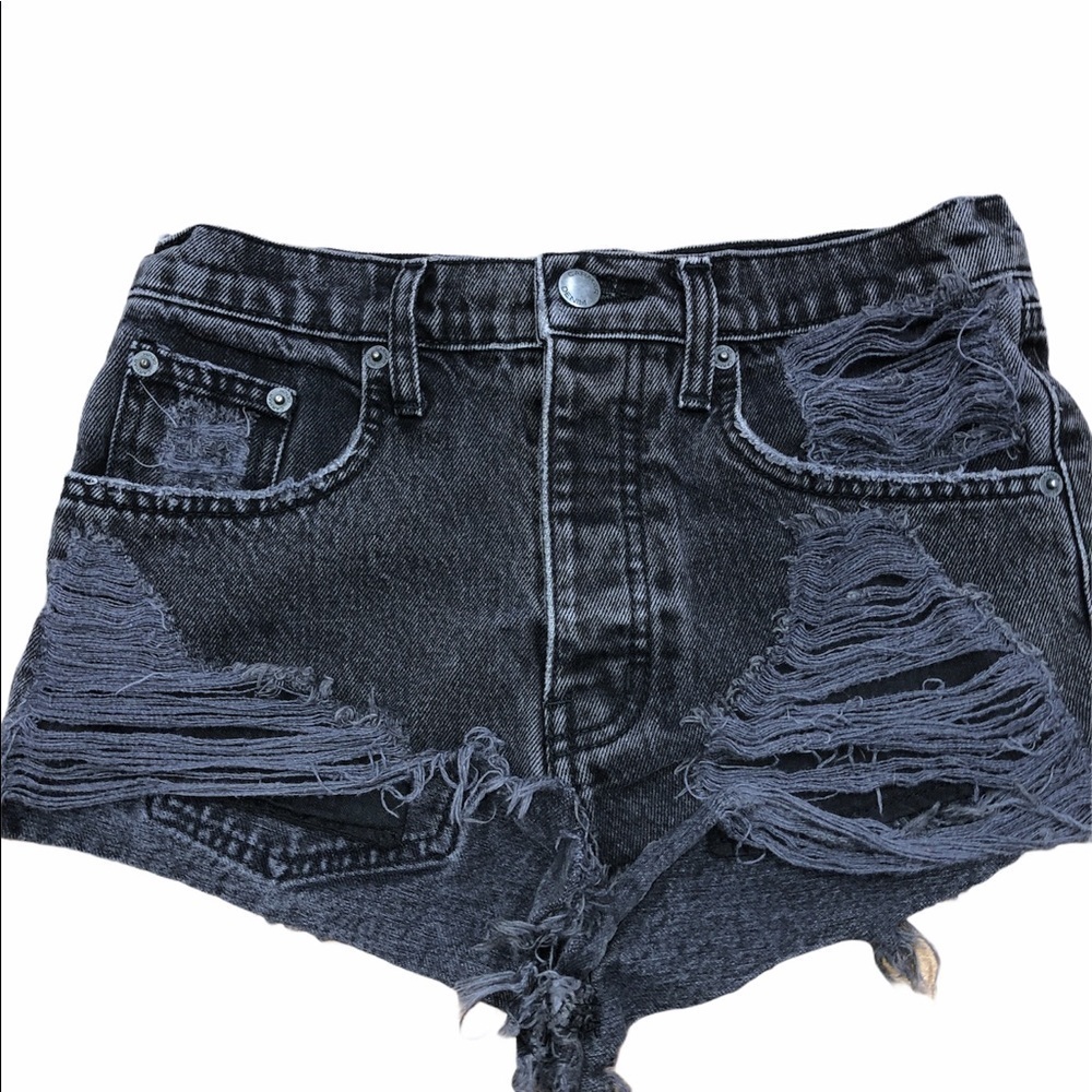 CARMAR size 25 black distressed festival shorts